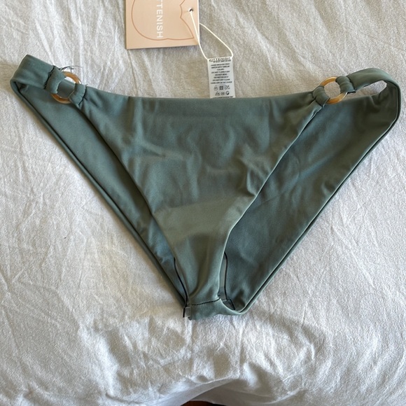 Kittenish bikini - Picture 2 of 4